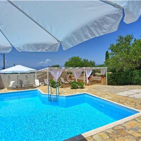 5 bedroom villa with pool & seaview, Perithia, sleeps 10